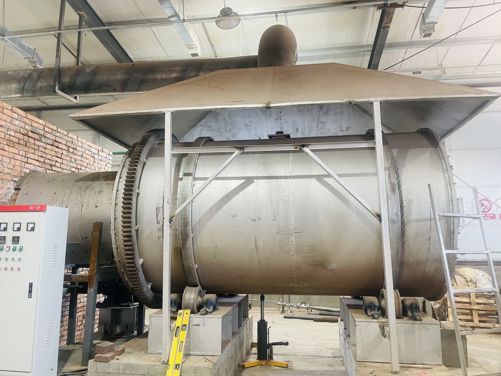 鉛廃電池回転爐です