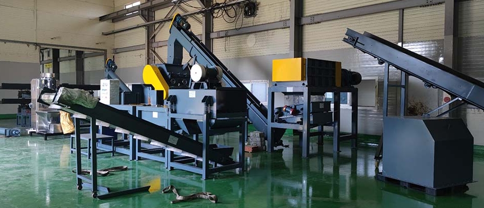 lead battery recycling machine